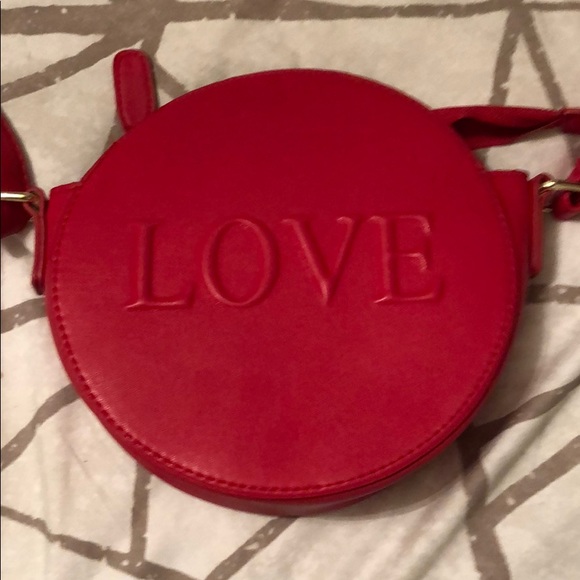 Red LOVE Crossbody Purse❤️ - Picture 2 of 5